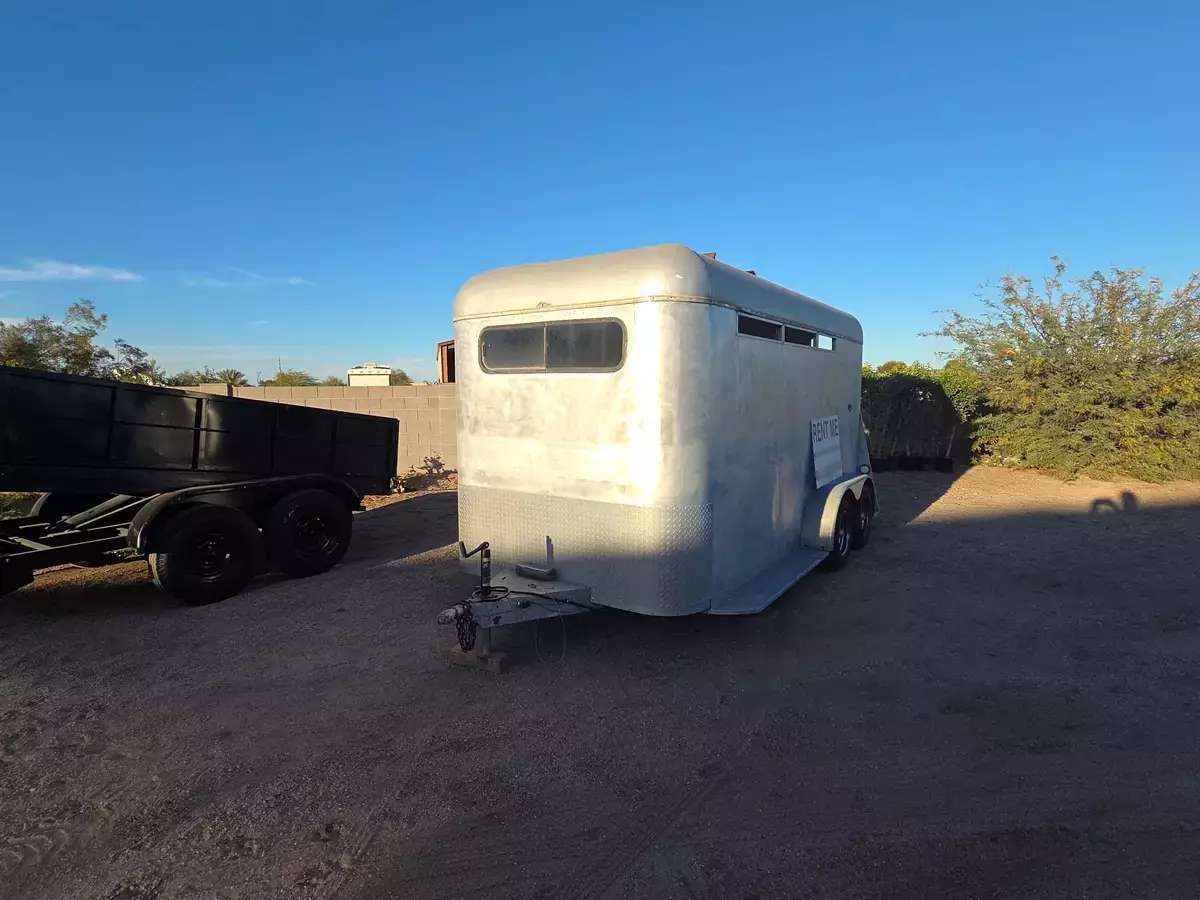 18ft Horse Trailer rental photo 4 - Gilbert Trailer Rentals